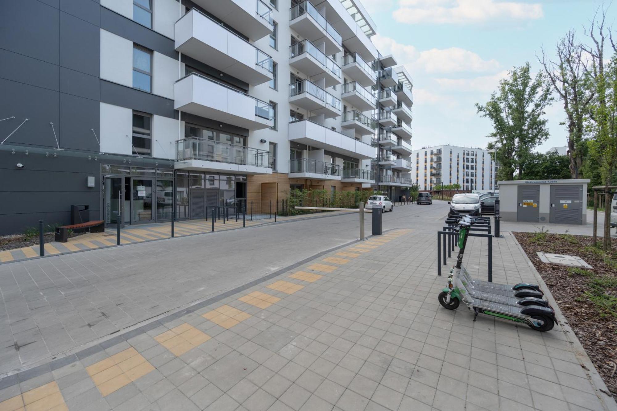 Elegant With Parking On Kepa Mieszczanska By Renters Prestige Apartment