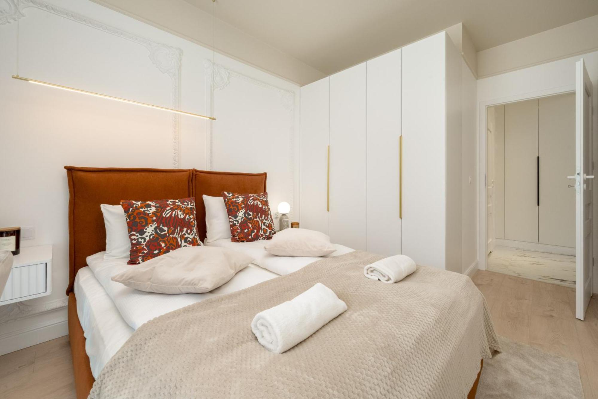 Elegant With Parking On Kepa Mieszczanska By Renters Prestige
