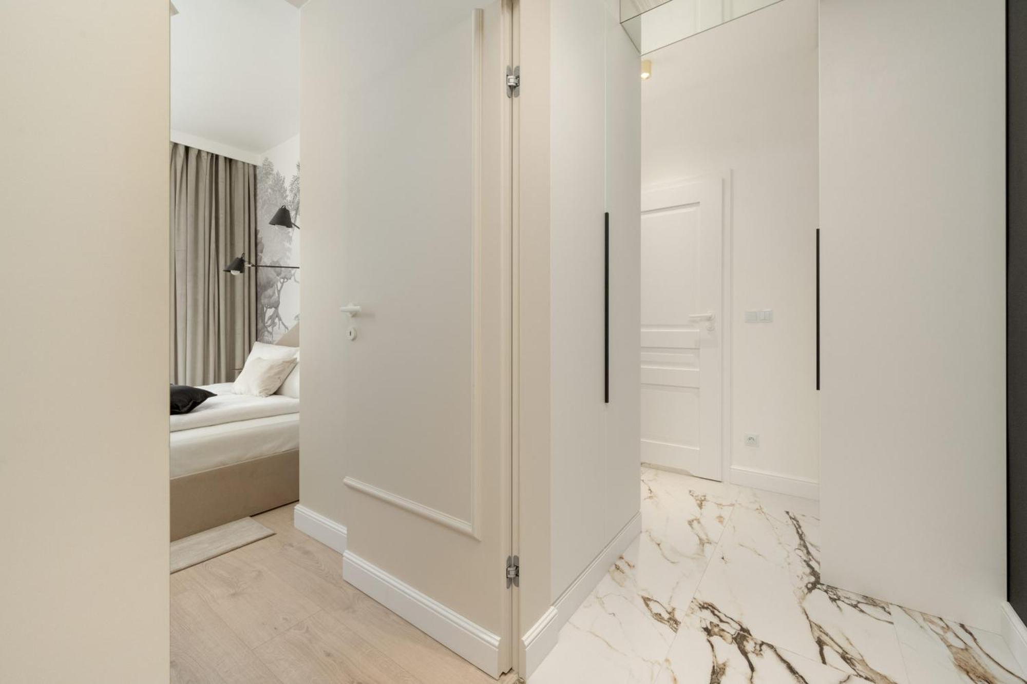 Elegant With Parking On Kepa Mieszczanska By Renters Prestige Wroclaw