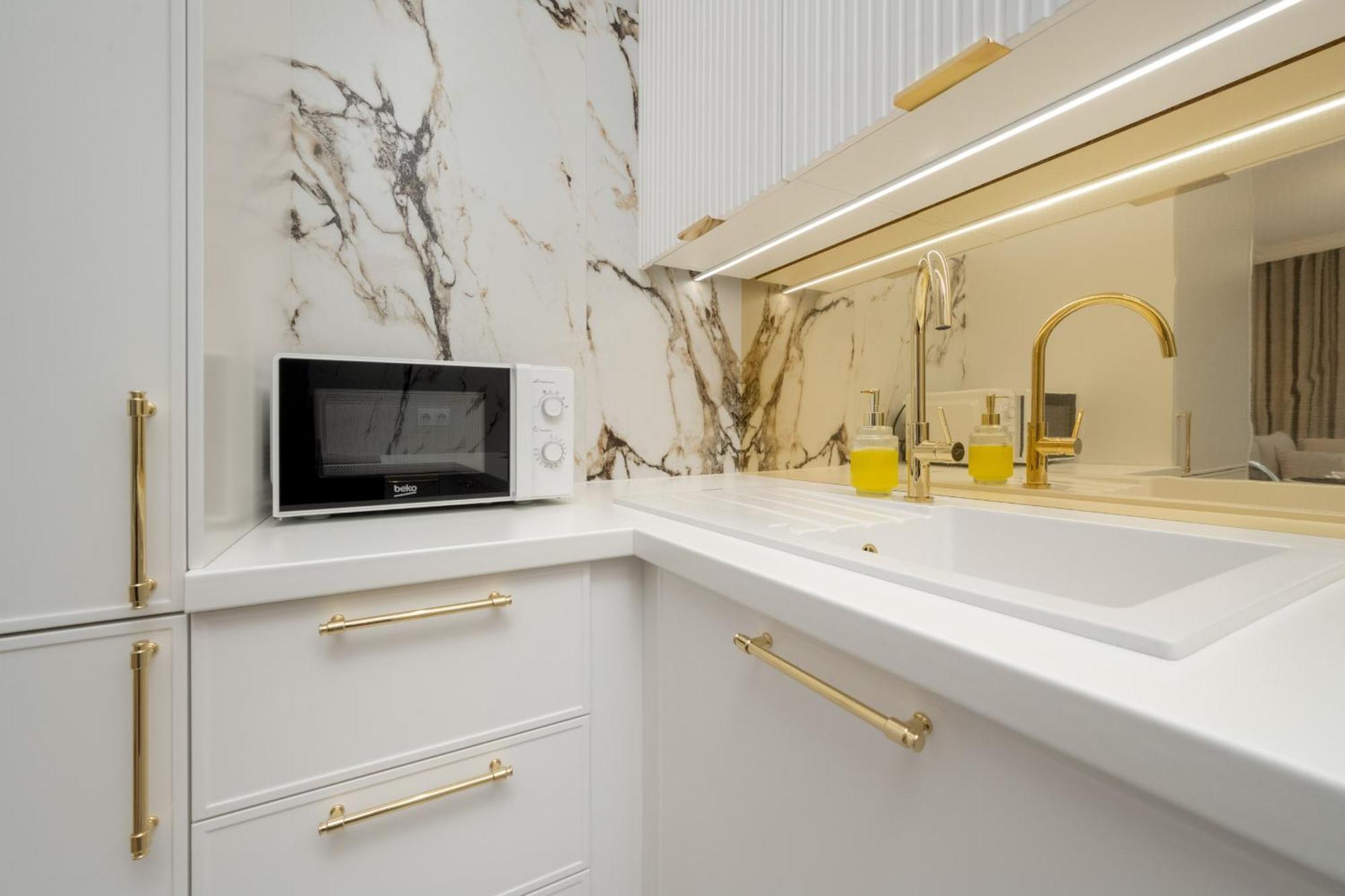 Elegant With Parking On Kepa Mieszczanska By Renters Prestige Wroclaw